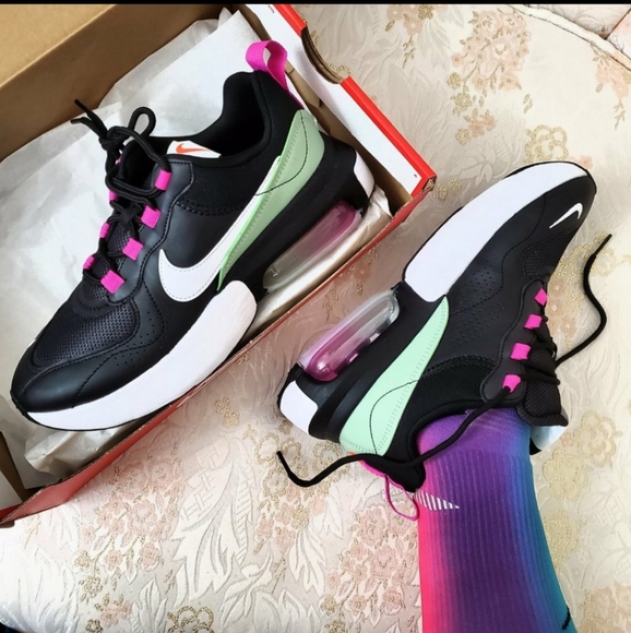 Nike Shoes - 100% Authentic Nike Air Max Verona